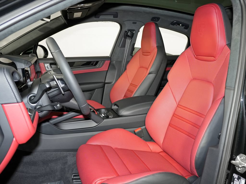 Used 2026 Porsche Cayenne GTS AWD/4WD image 5