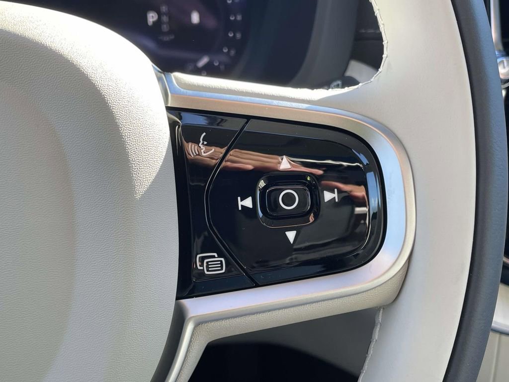 New 2026 Volvo XC60 B5 Ultra w/ Protection Package Premier image 11