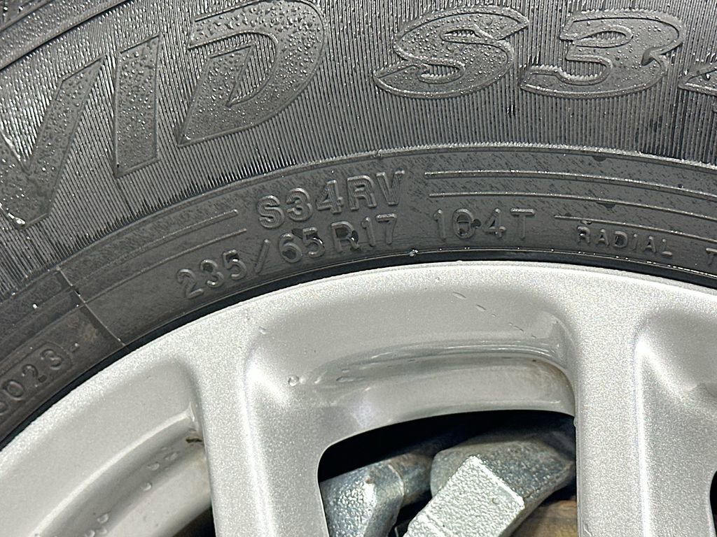 Used 2024 Chrysler Pacifica Touring-L image 32