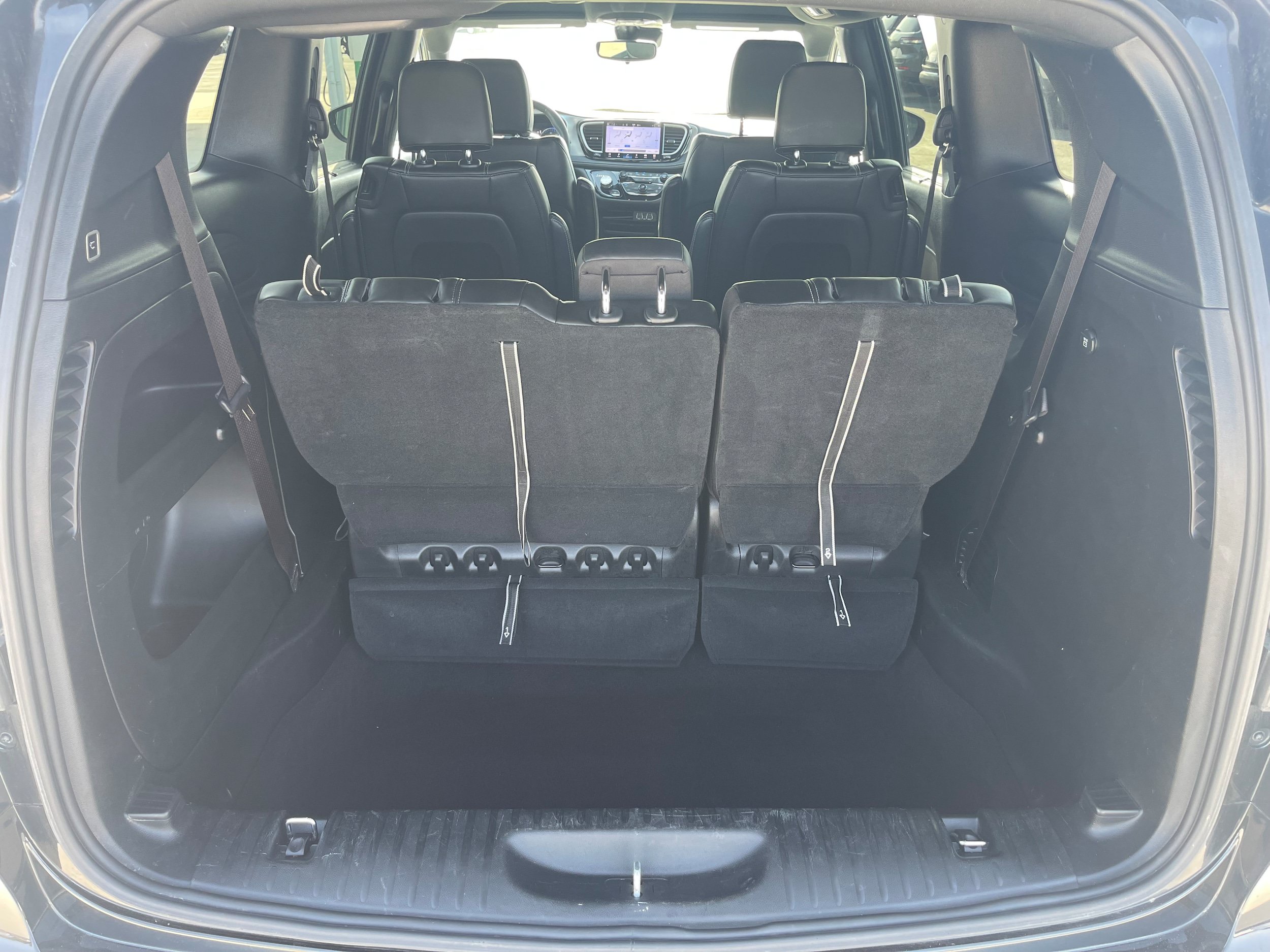 Used 2023 Chrysler Pacifica Touring-L w/ S Appearance Package AWD/4WD image 14