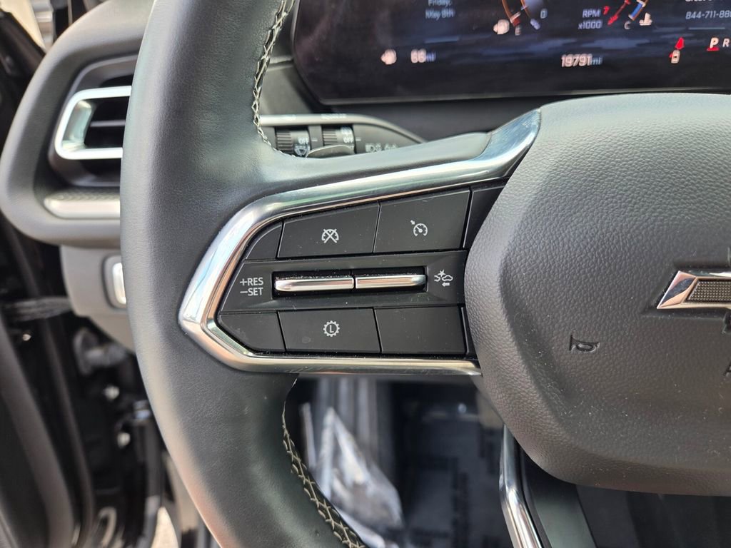 Used 2025 Chevrolet Traverse LT w/ Midnight/Sport Edition FWD image 30