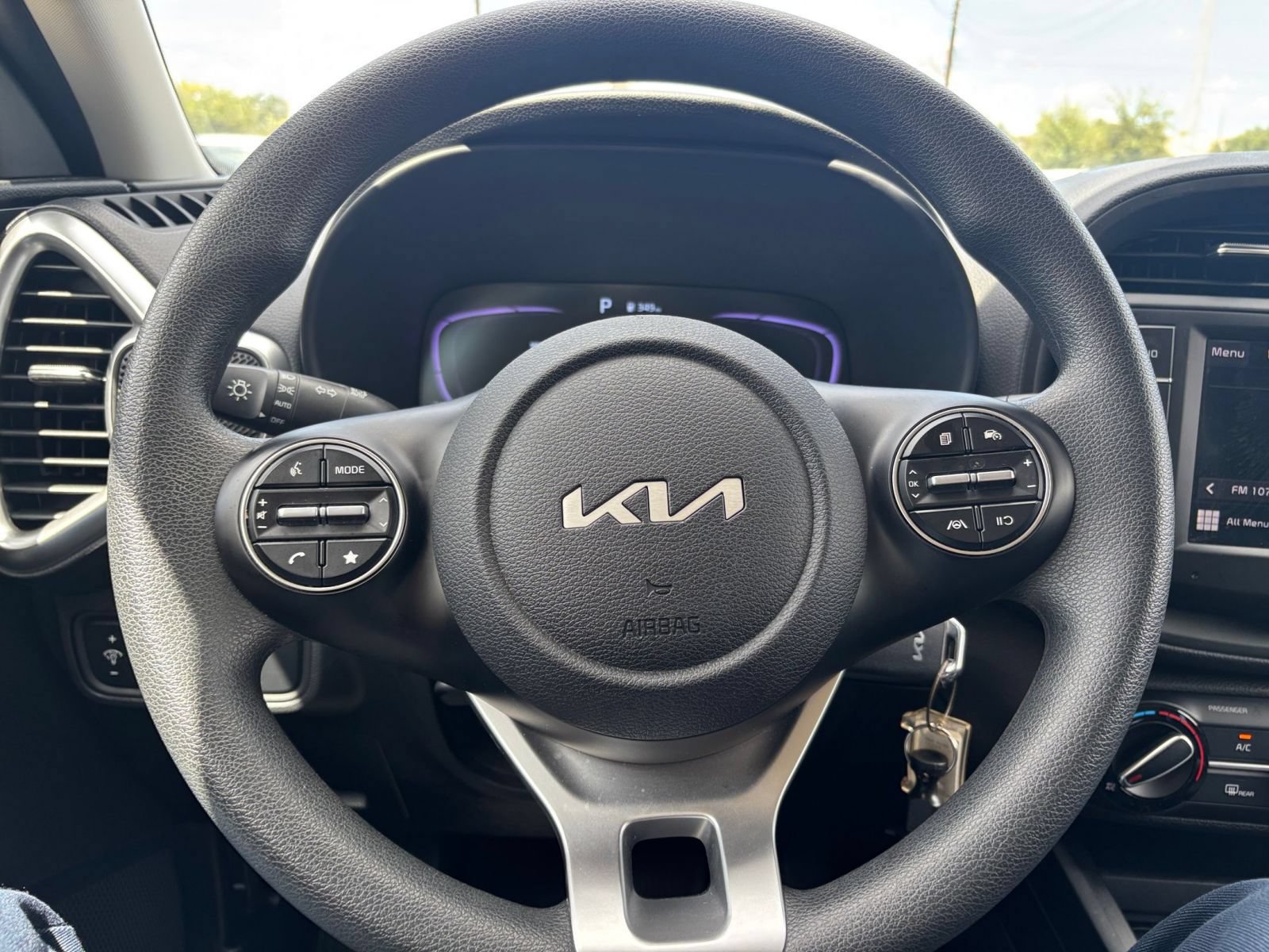 Used 2025 Kia Soul LX w/ LX Technology Package FWD image 21
