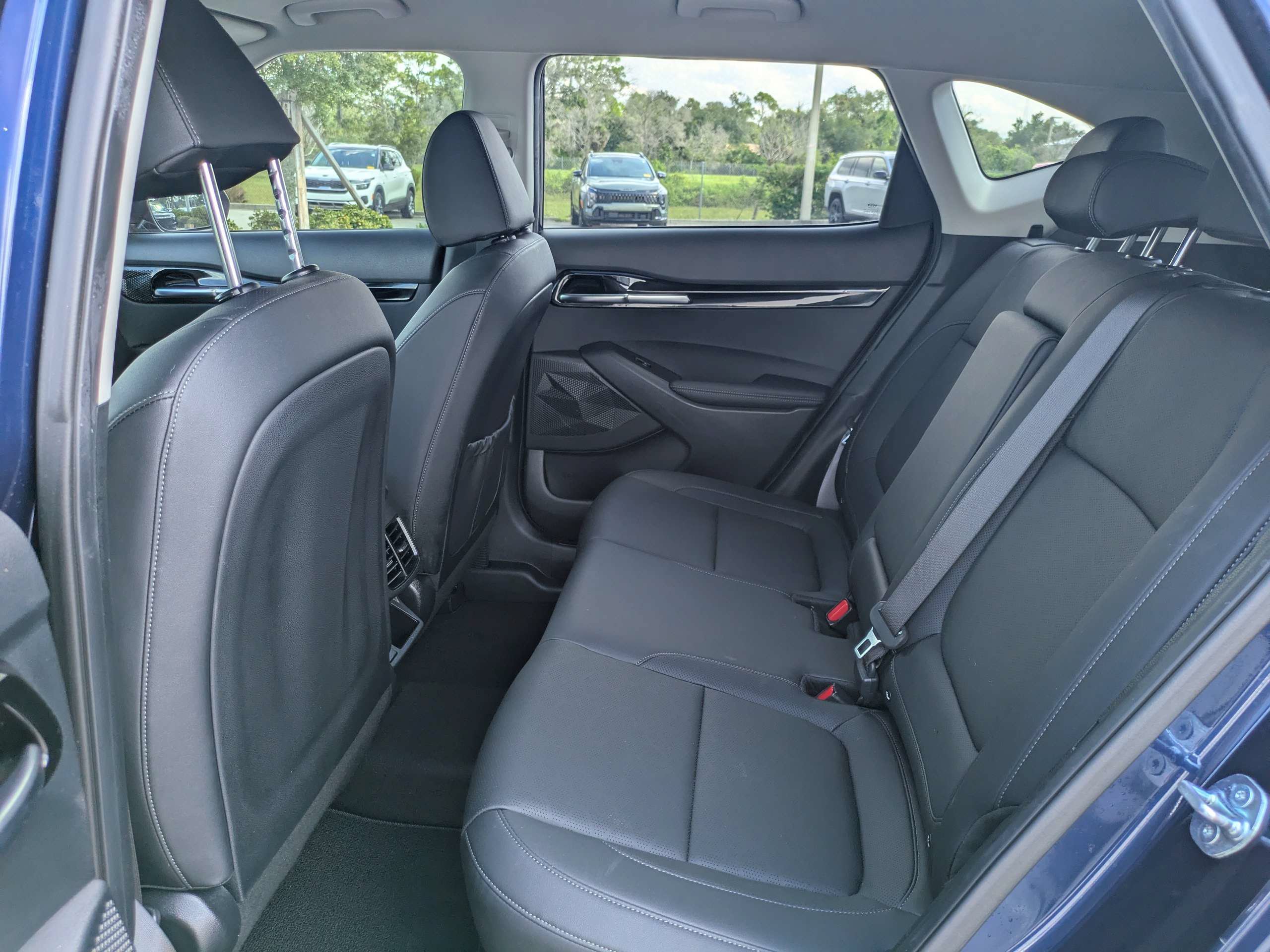 Certified 2024 Kia Seltos EX FWD image 11