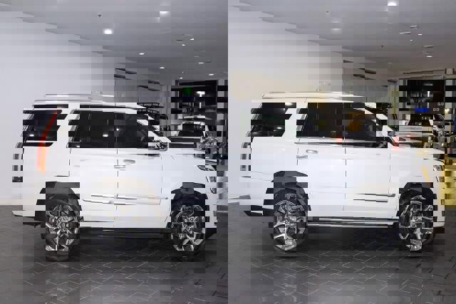 Used 2020 Cadillac Escalade Premium Luxury image 5