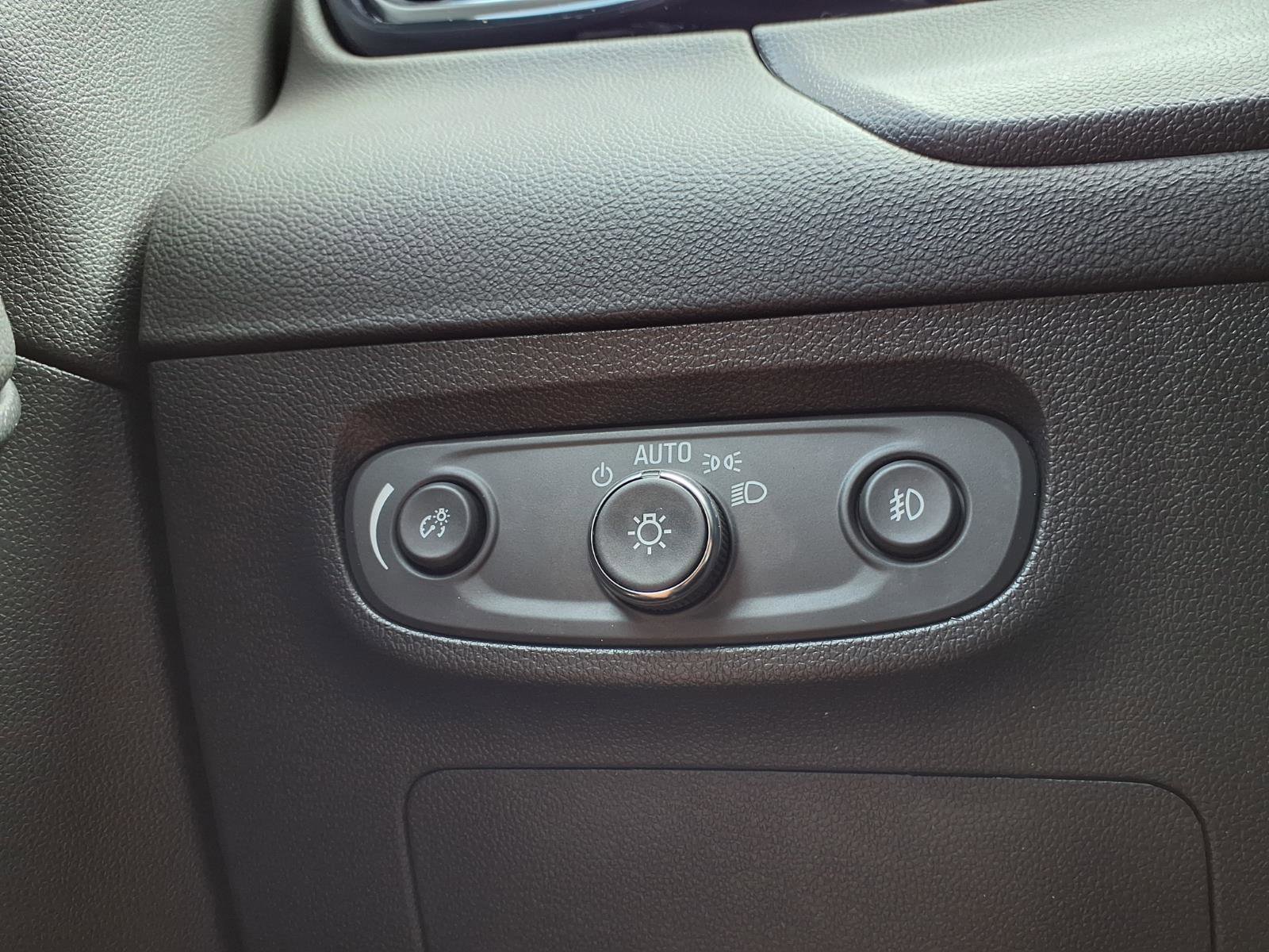 Used 2023 Buick Encore GX Select w/ Sport Touring Package image 13