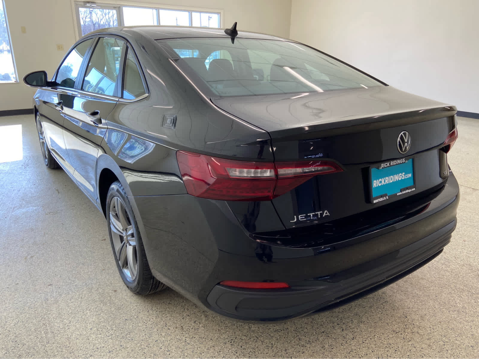 Used 2024 Volkswagen Jetta SE image 9