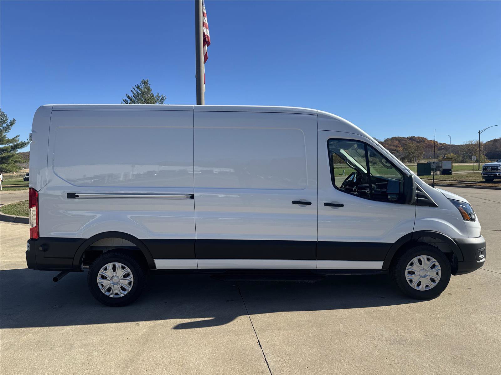 New 2026 Ford Transit 250 148 Medium Roof w/ Load Area Protection Package RWD image 6