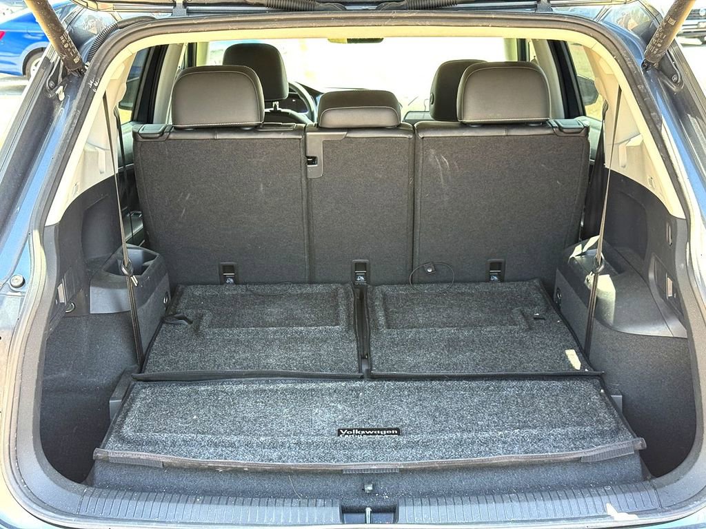 Certified 2024 Volkswagen Tiguan SE FWD image 10