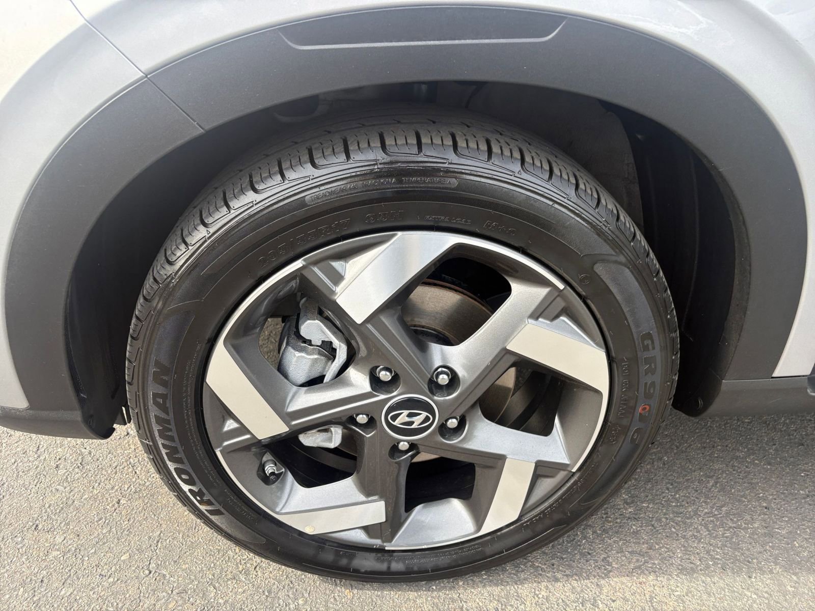 Used 2025 Hyundai Venue SEL image 30