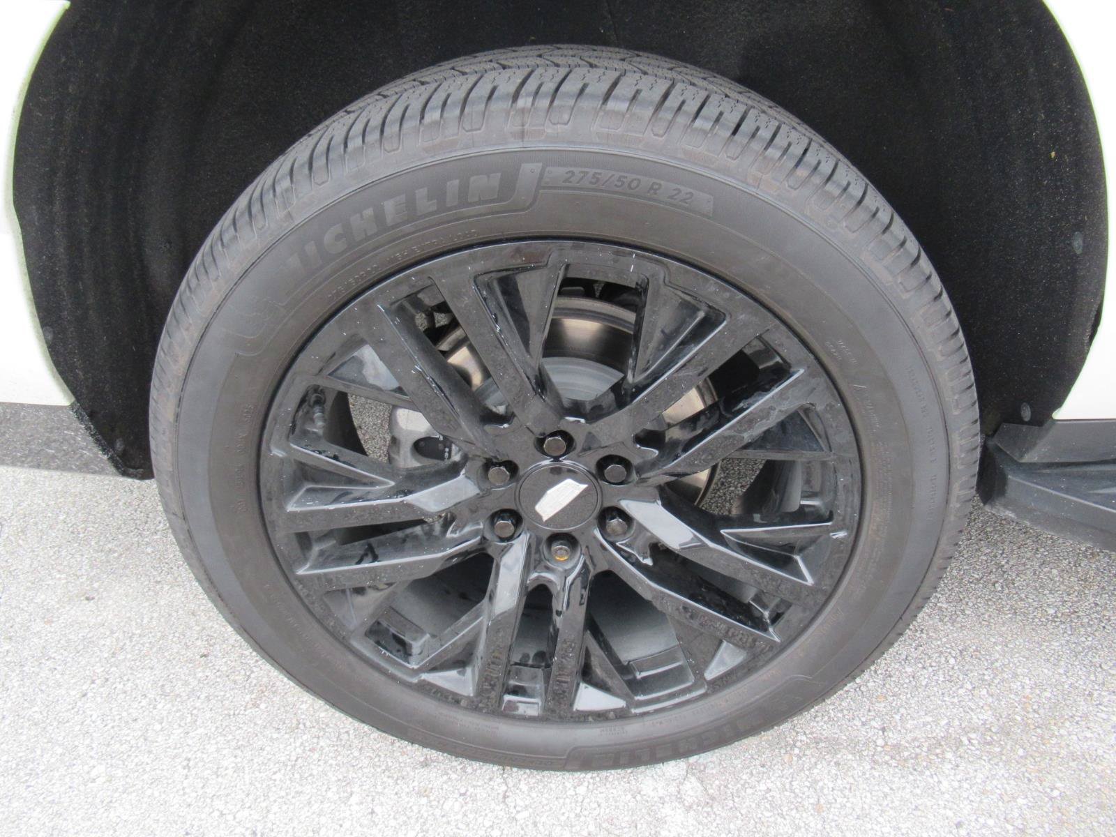 Used 2024 Cadillac Escalade ESV Premium Luxury AWD/4WD image 10