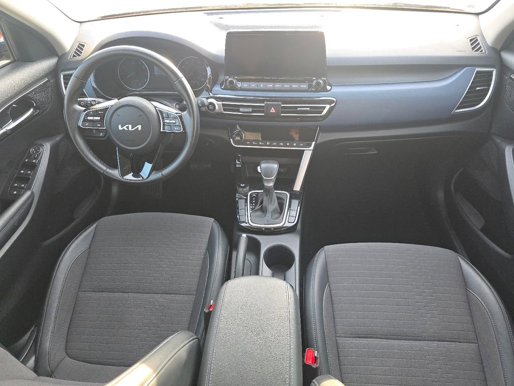 Used 2023 Kia Seltos S w/ Navigation Package image 19