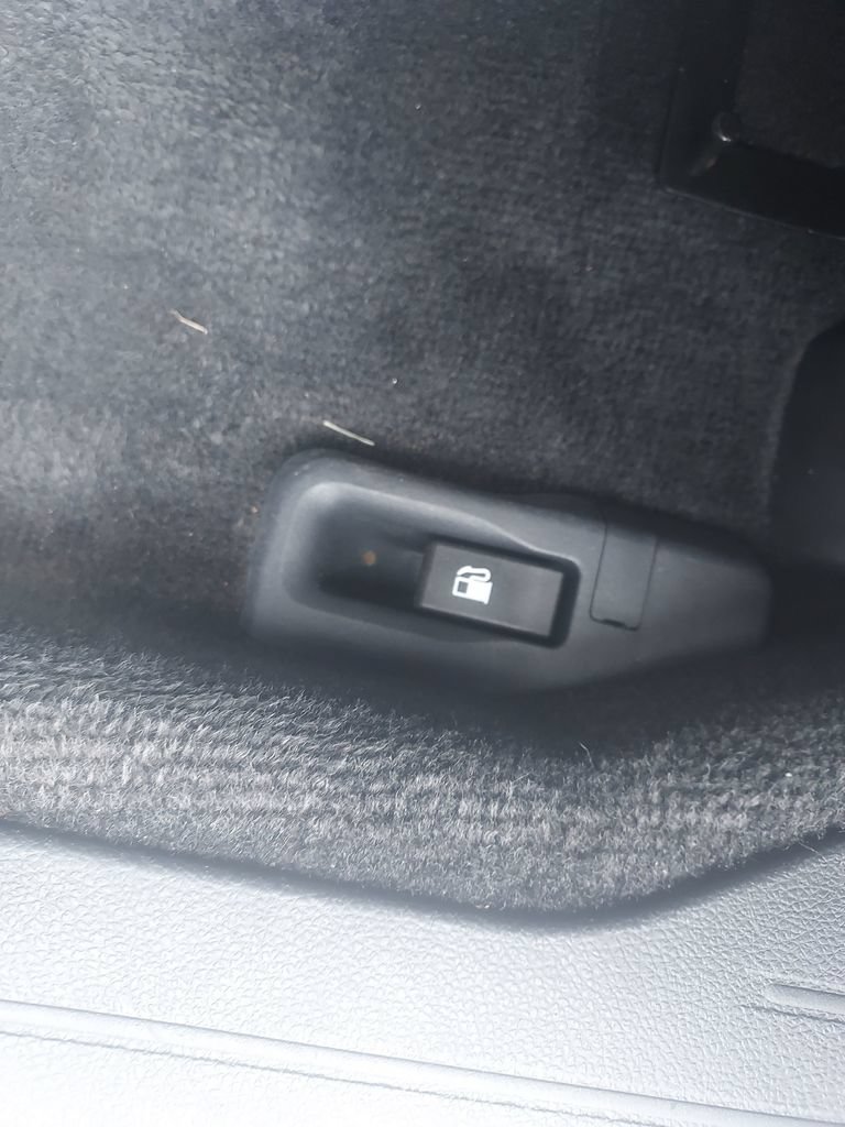 Used 2015 Subaru Legacy 2.5i AWD/4WD image 26