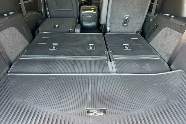 New 2026 Cadillac Escalade Sport w/ LPO, ONYX Package AWD/4WD image 17