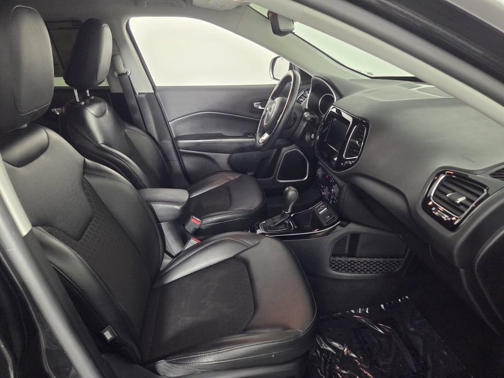 Used 2020 Jeep Compass Latitude FWD image 32