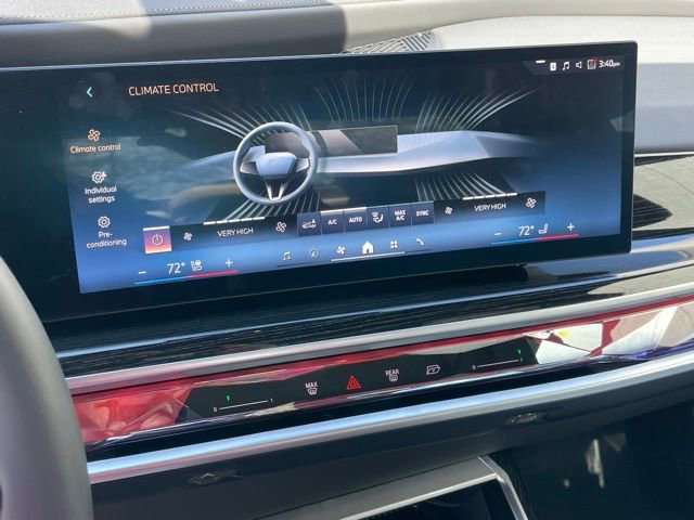 Used 2026 BMW 740i xDrive w/ Premium Package AWD/4WD image 19
