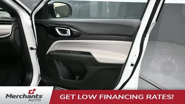 Used 2025 Jeep Compass Limited AWD/4WD image 10