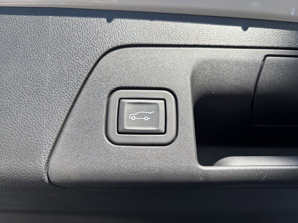 Used 2023 Buick Envision Preferred w/ Sport Touring Package image 16