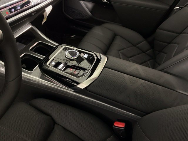 Used 2025 BMW 750e xDrive AWD/4WD image 15