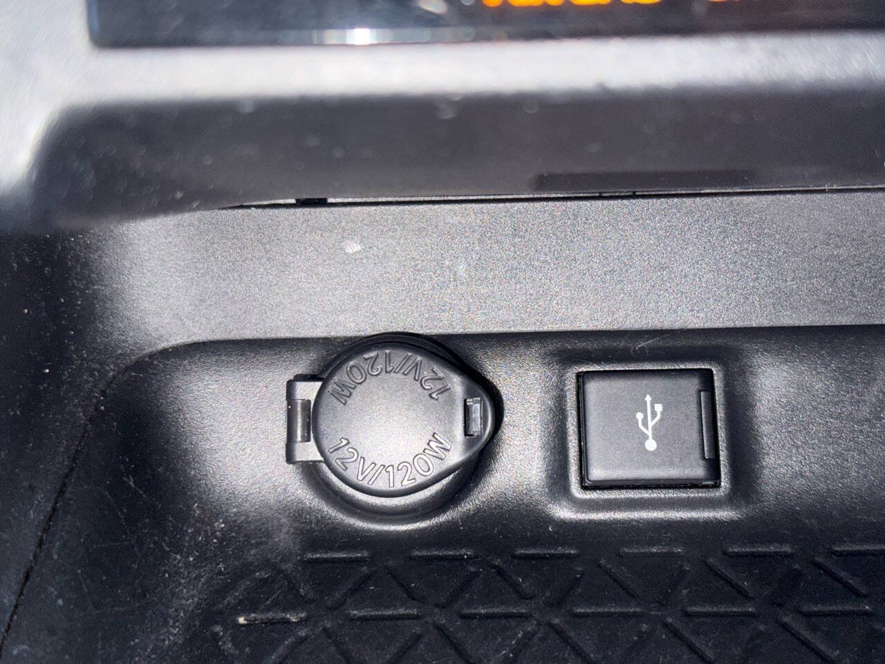 Used 2021 Toyota RAV4 XLE FWD image 30
