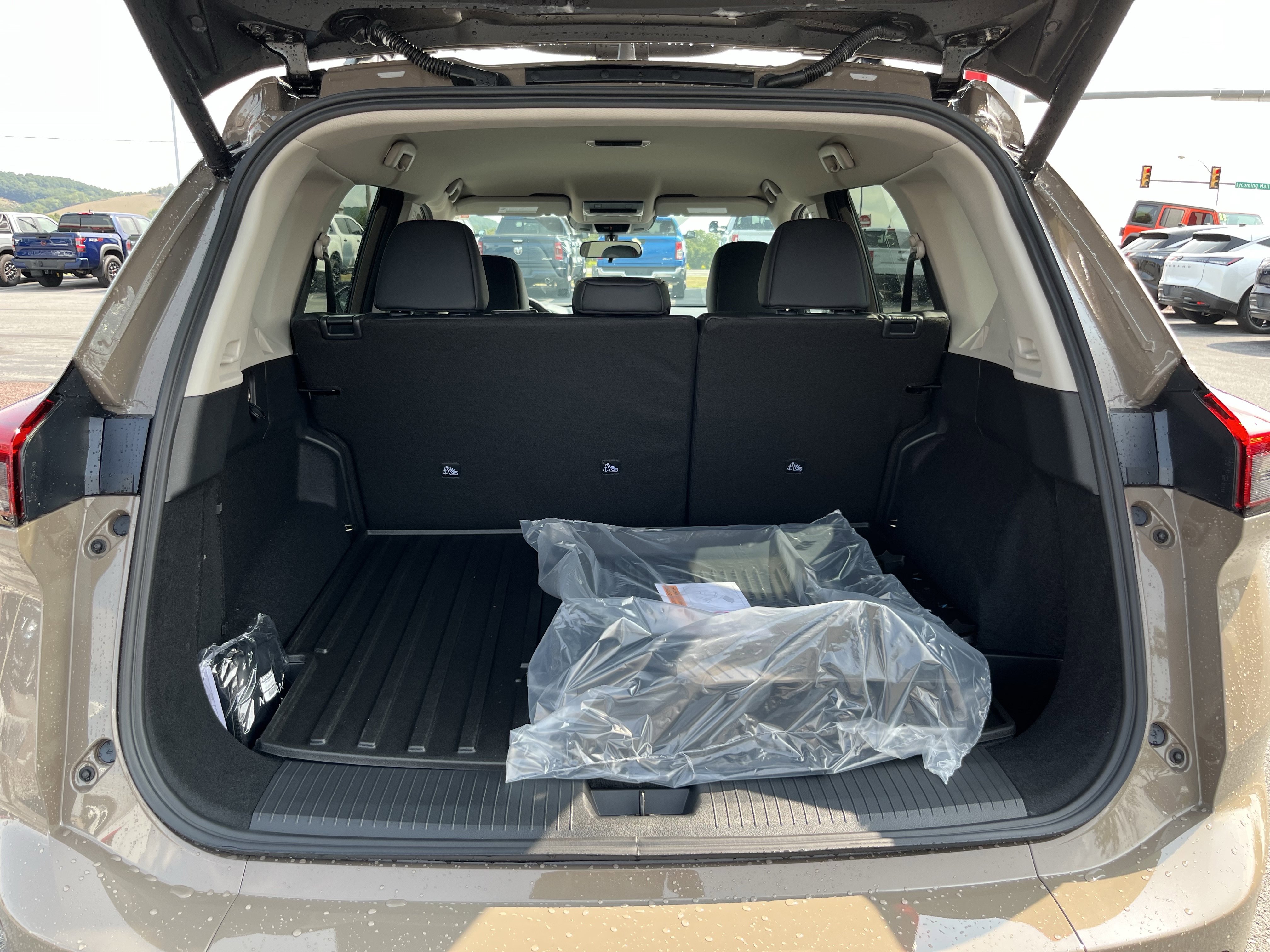 New 2026 Nissan Rogue SV image 5