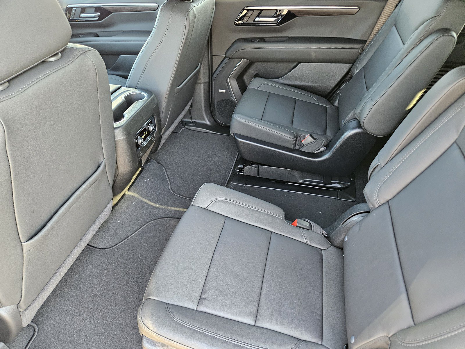 New 2027 Chevrolet Tahoe LT w/ Comfort Package RWD image 19