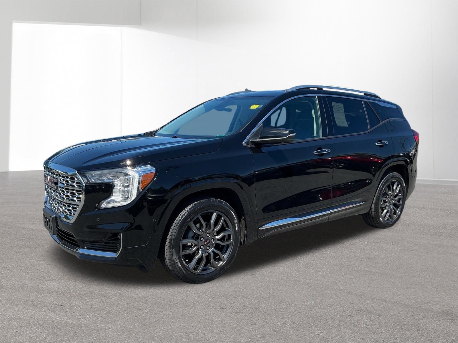 Used 2023 GMC Terrain Denali w/ Black Diamond Edition AWD/4WD image 7