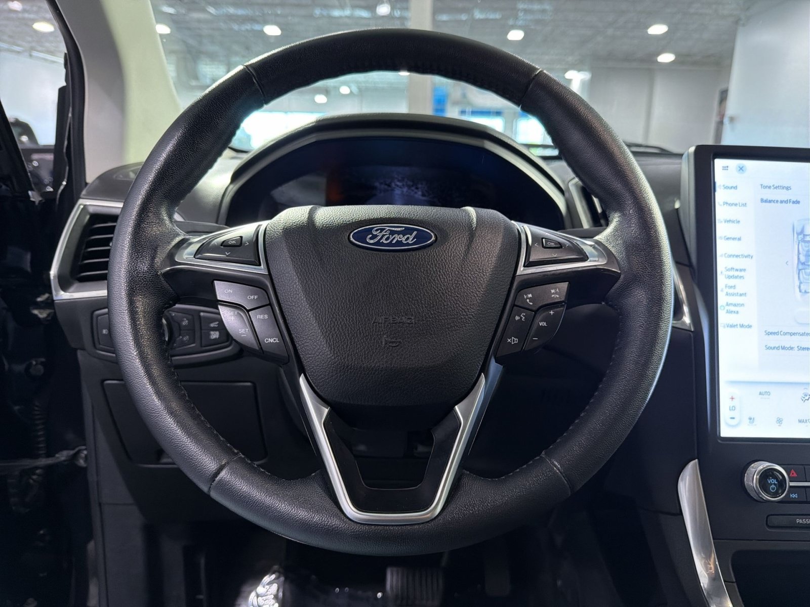 Used 2022 Ford Edge Titanium AWD/4WD image 26