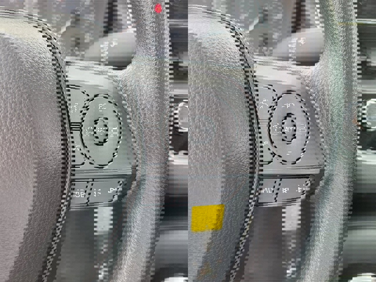 Used 2025 Toyota Corolla LE image 20