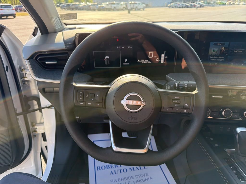 Used 2025 Nissan Kicks SV w/ SV Premium Package image 10