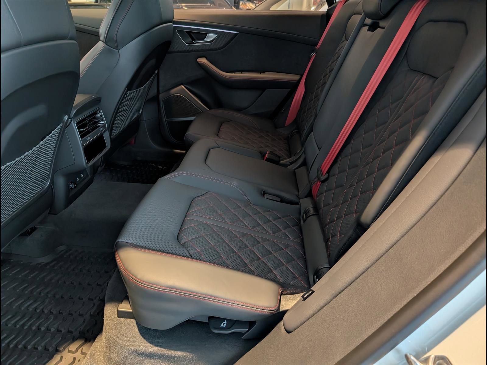 New 2026 Audi SQ8 Prestige image 6