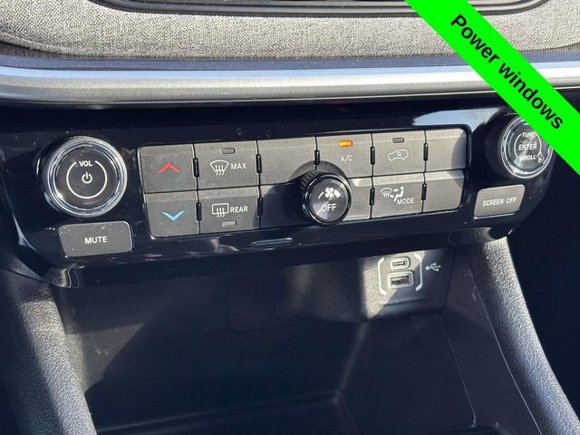 Used 2023 Jeep Compass Sport image 18