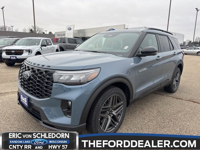 New 2026 Ford Explorer ST-Line w/ ST-Line Street Pack image 1