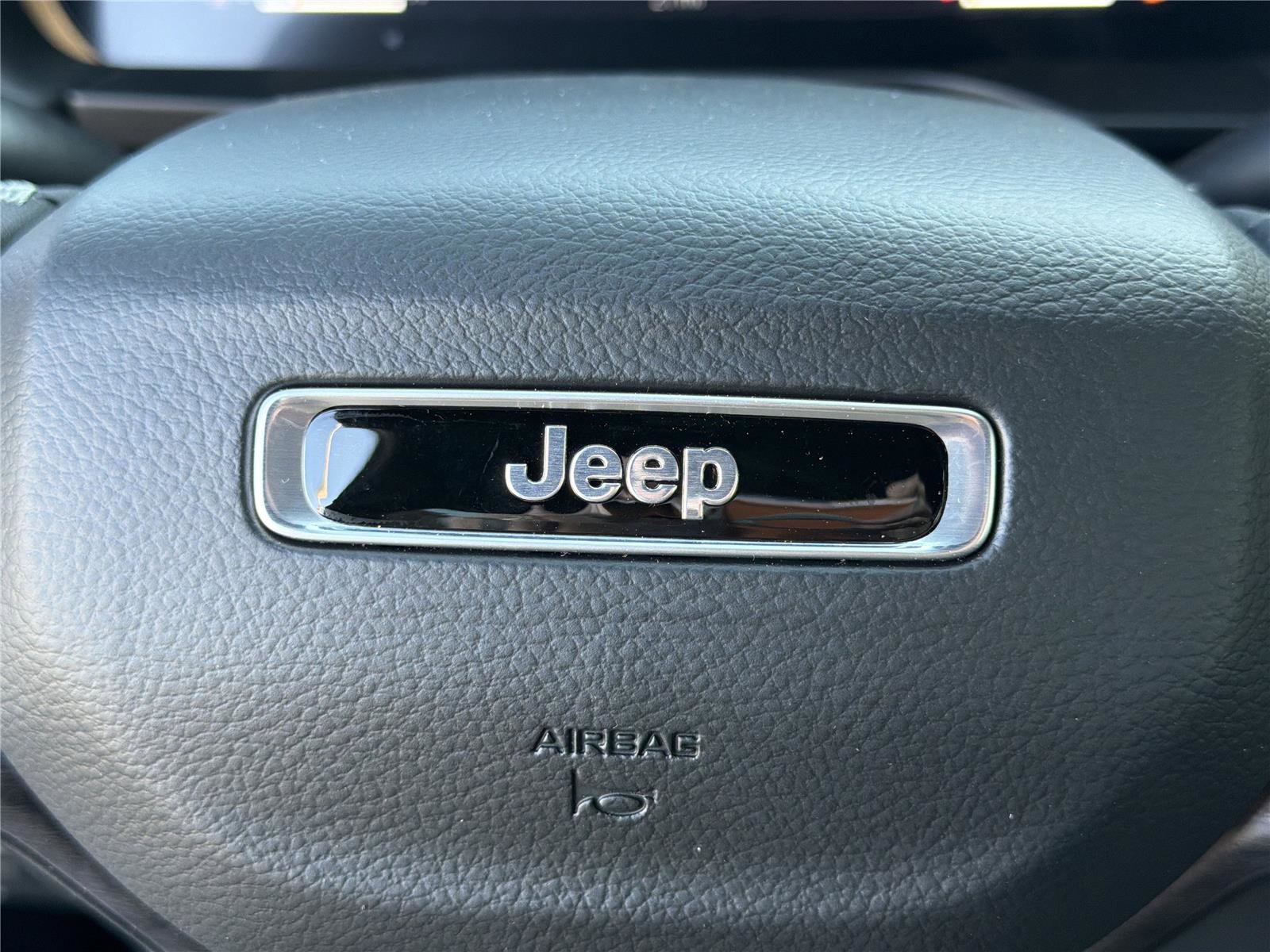 New 2025 Jeep Grand Cherokee Limited image 25