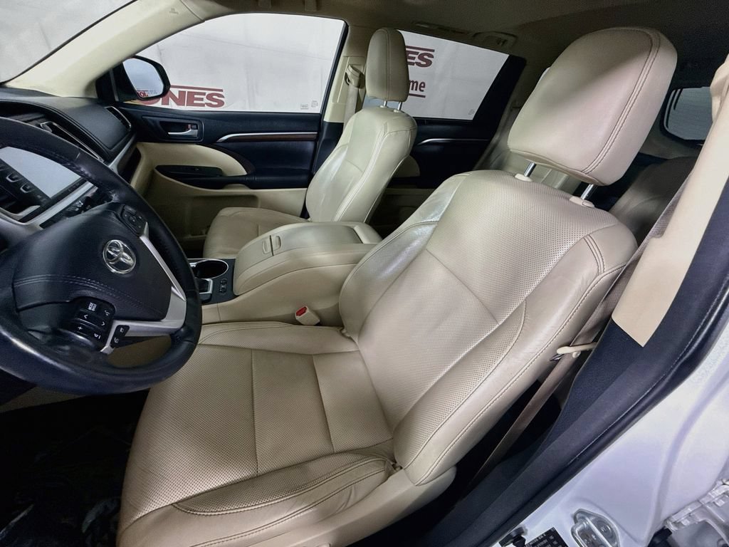Used 2016 Toyota Highlander Limited AWD/4WD image 27