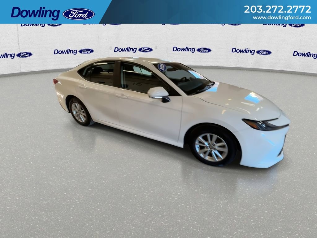 Used 2025 Toyota Camry LE image 4