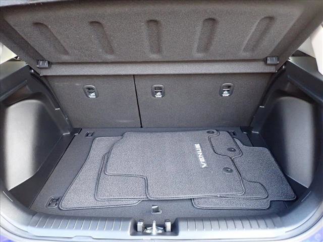 Used 2024 Hyundai Venue Limited image 8
