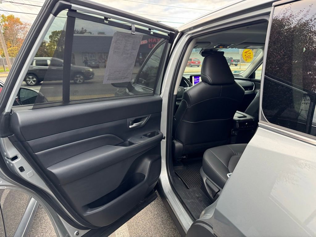 Used 2024 Toyota Grand Highlander XLE image 17