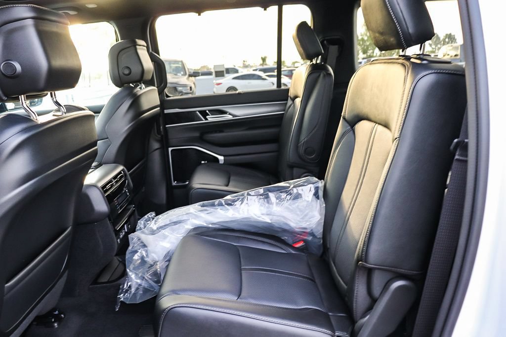 New 2026 Jeep Grand Wagoneer Limited AWD/4WD image 22