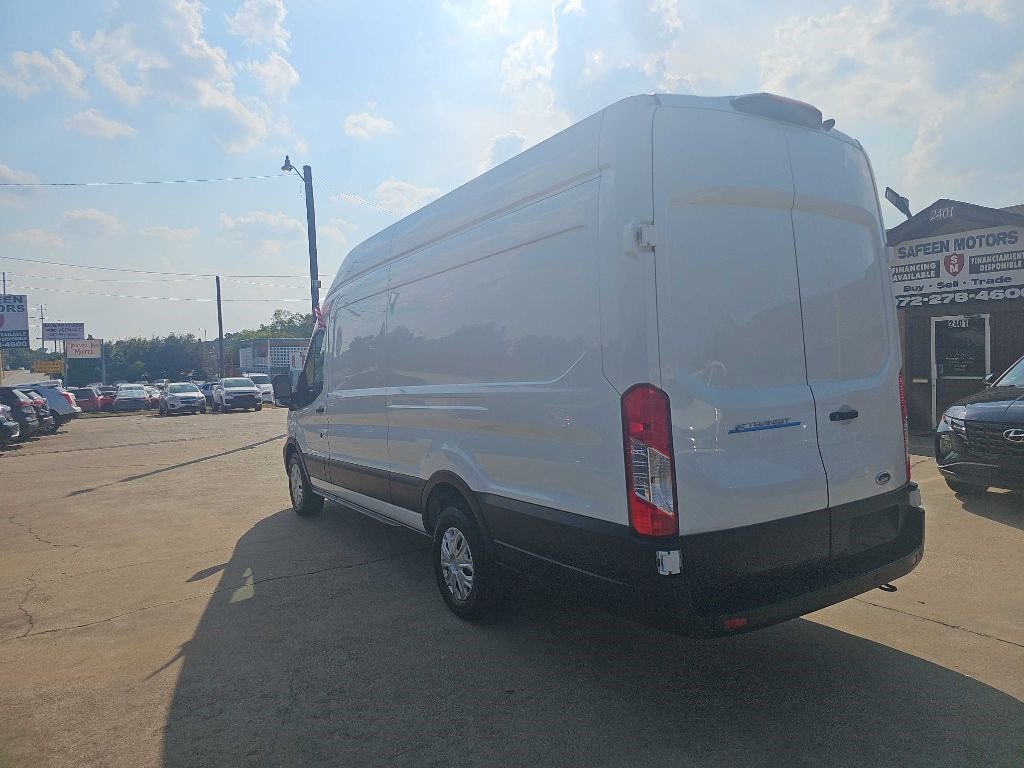 Used 2023 Ford E-Transit 148 High Roof Extended image 3