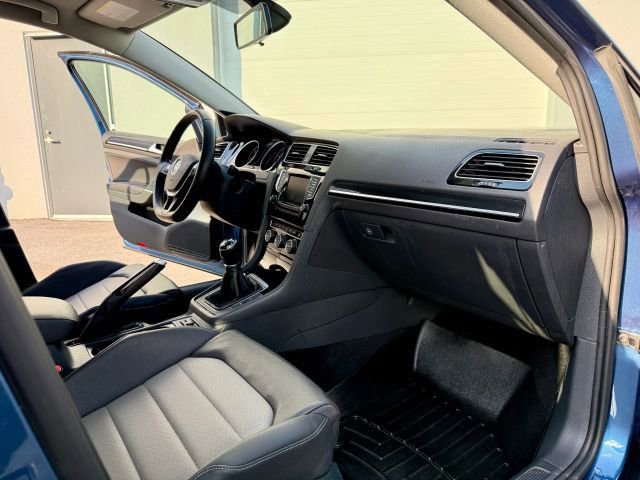 Used 2015 Volkswagen Golf TDI SEL w/ Lighting Package (SEL) image 23
