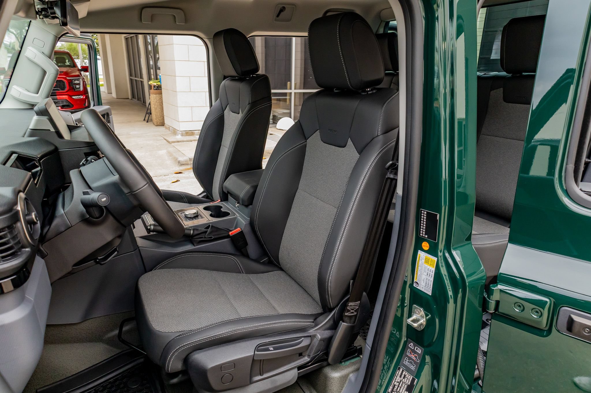 Used 2025 INEOS Grenadier Quartermaster AWD/4WD image 27