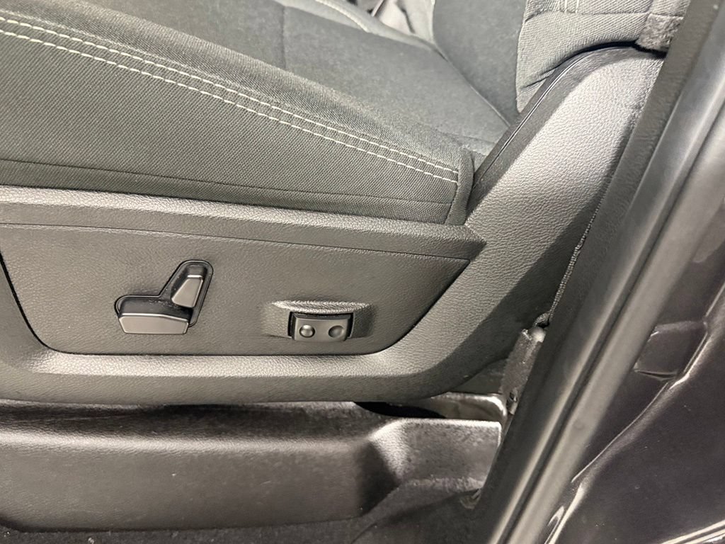 Certified 2025 RAM 2500 Big Horn AWD/4WD image 25