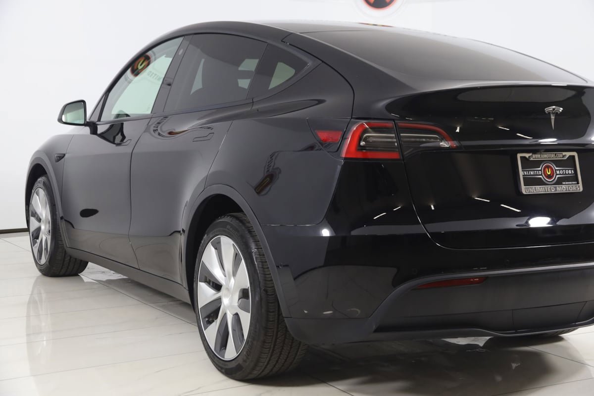Used 2021 Tesla Model Y Long Range AWD/4WD image 32