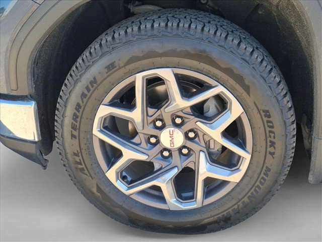 Used 2023 GMC Sierra 1500 SLT w/ SLT Convenience Package AWD/4WD image 10