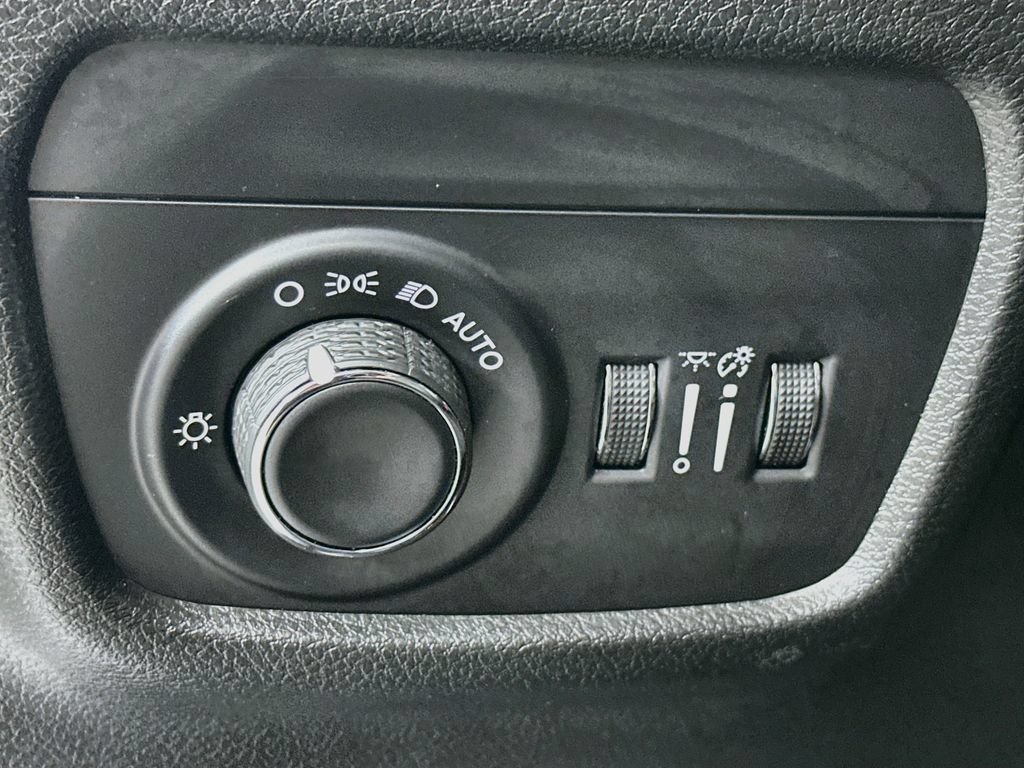 Certified 2023 Jeep Grand Cherokee Altitude AWD/4WD image 18