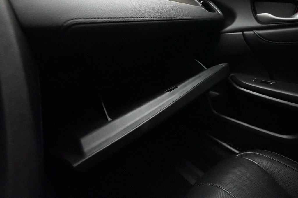 Used 2017 Honda Civic Touring image 29