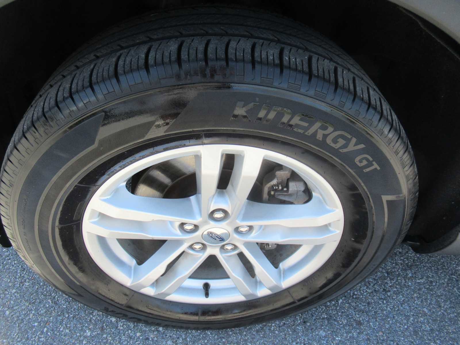Used 2023 Ford Explorer XLT w/ Equipment Group 202A AWD/4WD image 12
