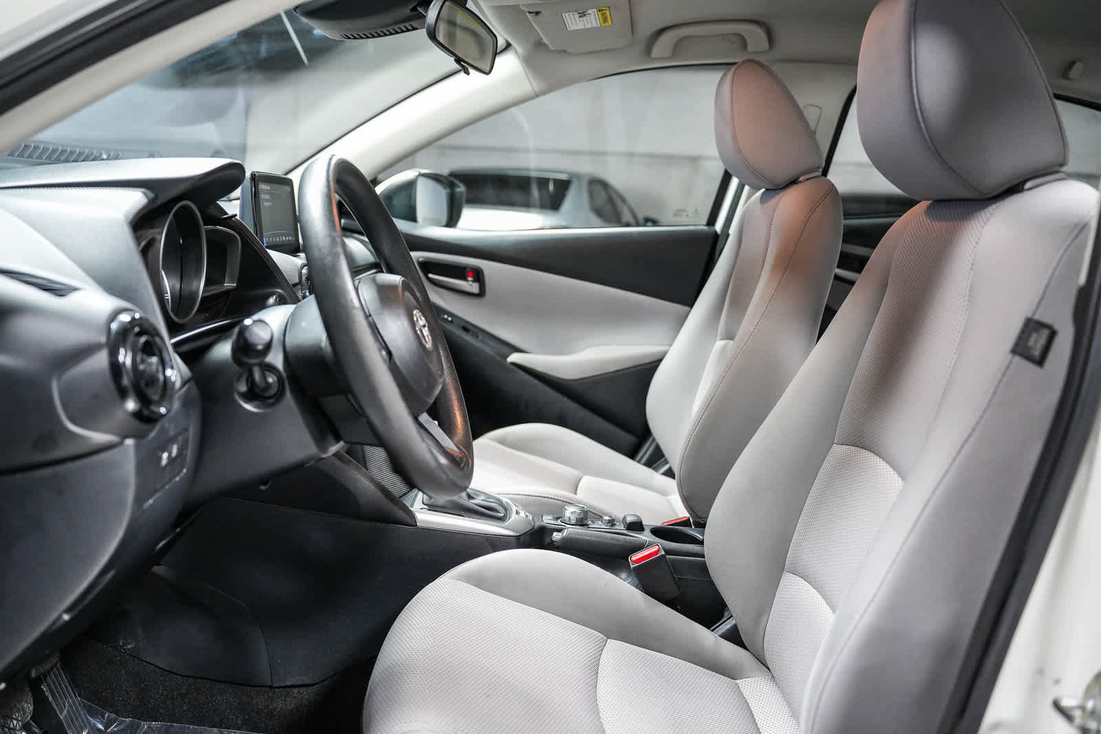 Certified 2019 Toyota Yaris L FWD image 18