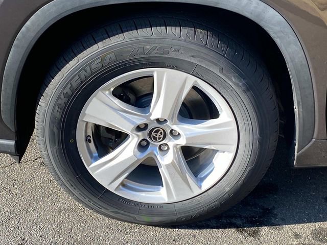 Used 2022 Toyota Highlander L image 6
