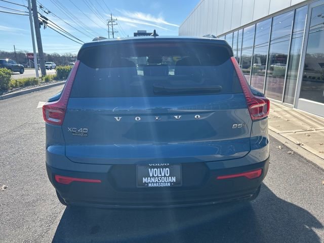 Certified 2025 Volvo XC40 B5 Plus image 4